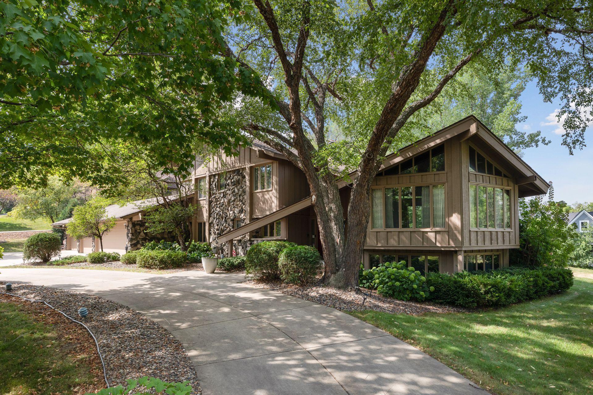 1001 Overlook Road Mendota Heights, MN 55118 - Photo 1 of 1 Gallery Image 1