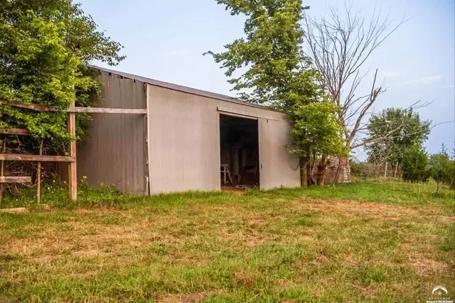 $275,000 | 1587 North 450th Road, Baldwin City, KS 66006