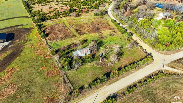 $275,000 | 1587 North 450th Road, Baldwin City, KS 66006