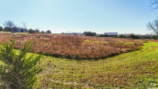 $275,000 | 1587 North 450th Road, Baldwin City, KS 66006