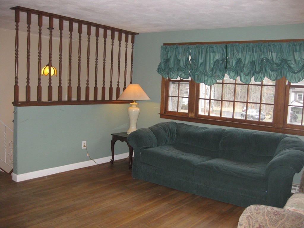 43 Southgate Road Franklin, MA 02038 - Photo 8 of 17 Gallery Image 8
