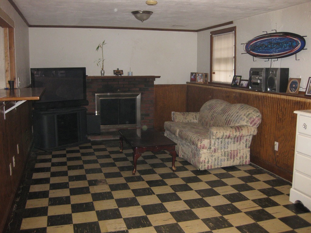 43 Southgate Road Franklin, MA 02038 - Photo 10 of 17 Gallery Image 10