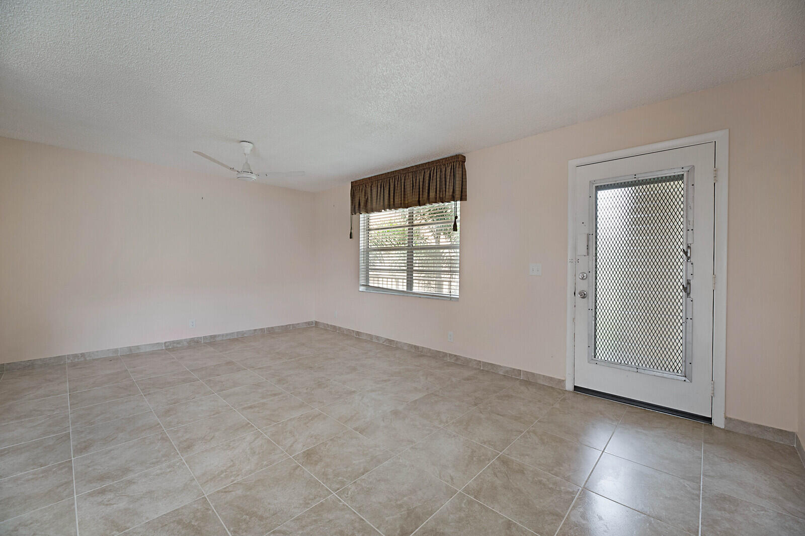 617 Flanders North Delray Beach, FL 33484 - Photo 3 of 22 02_617_Flanders_M2_mls