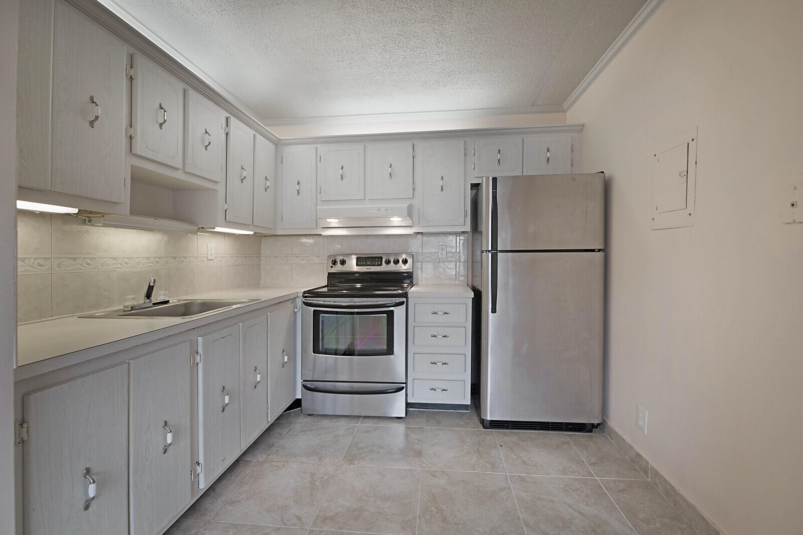 617 Flanders North Delray Beach, FL 33484 - Photo 8 of 22 07_617_Flanders_M7_mls