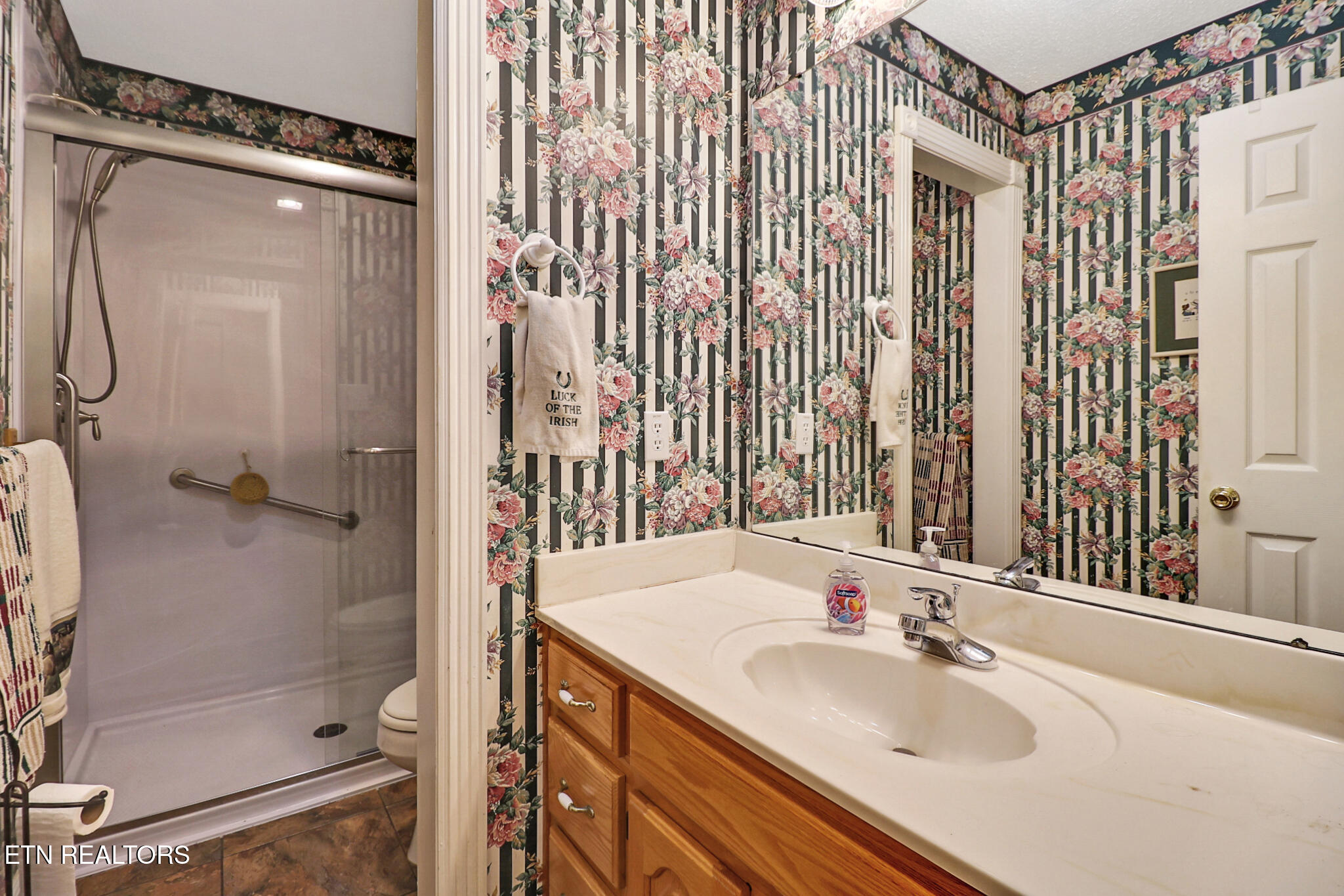 101 Duncan Hinds Road Jamestown, TN 38556 - Photo 40 of 59 Full bath