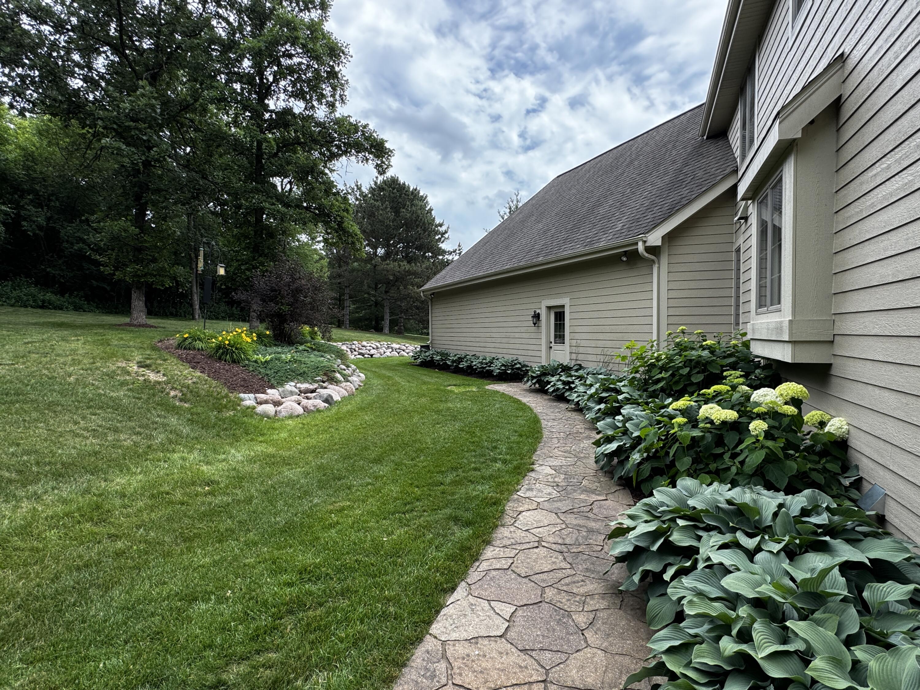 N62-w28550 Rybeck Road Merton, WI 53029 - Photo 26 of 28 Side Exterior