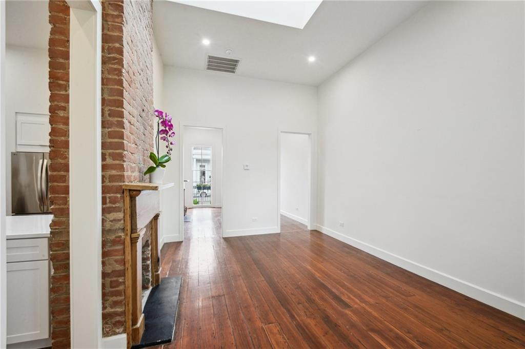 2417 Rousseau Street New Orleans, LA 70130 - Photo 11 of 36