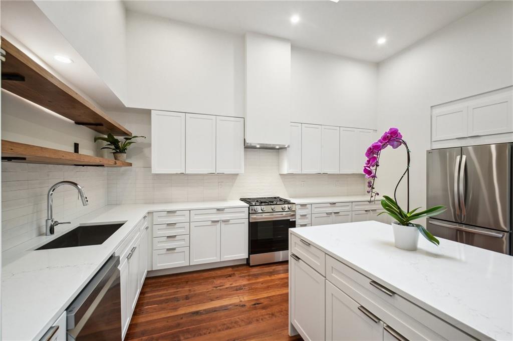 2417 Rousseau Street New Orleans, LA 70130 - Photo 12 of 36