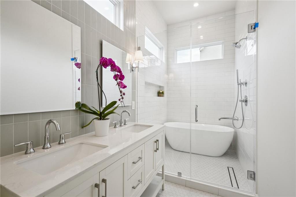 2417 Rousseau Street New Orleans, LA 70130 - Photo 20 of 36