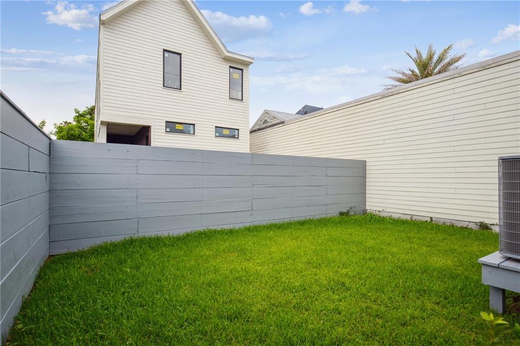 2417 Rousseau Street New Orleans, LA 70130 - Photo 30 of 36