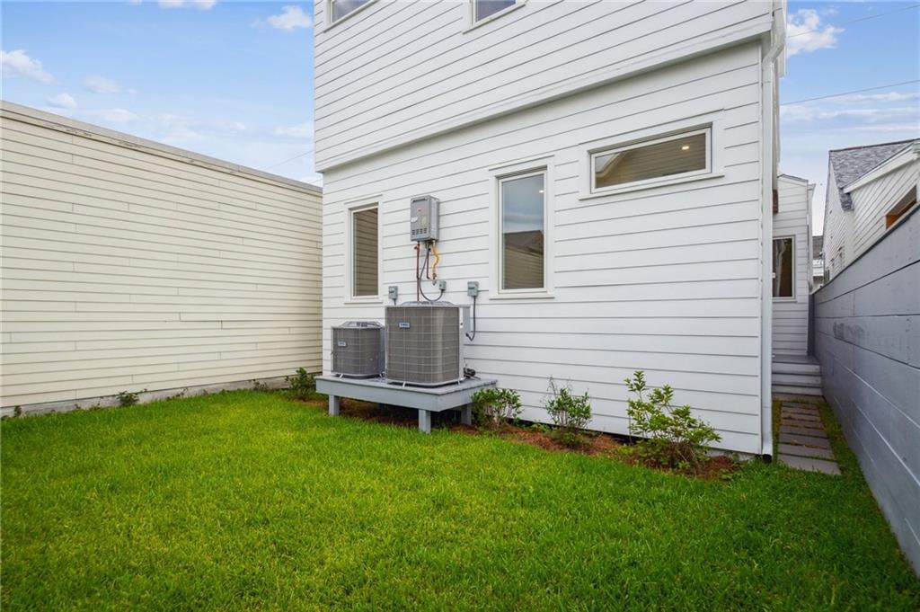 2417 Rousseau Street New Orleans, LA 70130 - Photo 31 of 36