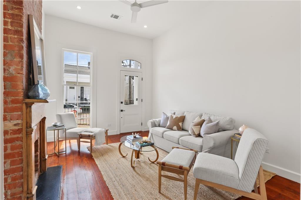 2417 Rousseau Street New Orleans, LA 70130 - Photo 7 of 36