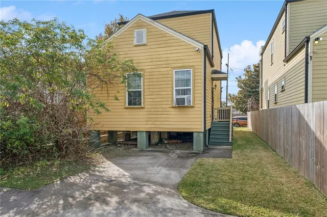 $279,000 | 2015 Martin Luther King Jr Boulevard, New Orleans, LA 70113