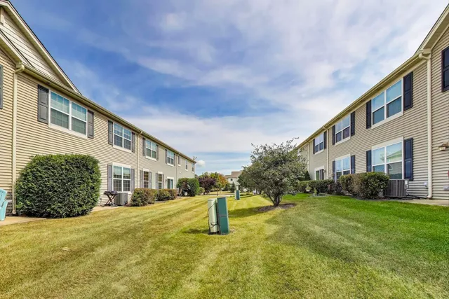 $2,500 | 474 South Jade Lane, Round Lake, IL 60073