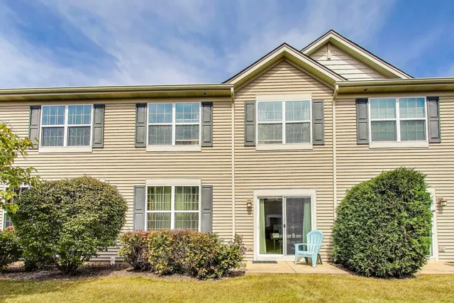 $2,500 | 474 South Jade Lane, Round Lake, IL 60073