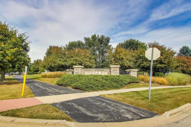 $2,500 | 474 South Jade Lane, Round Lake, IL 60073