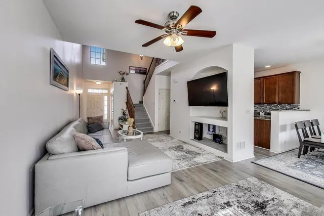 $2,500 | 474 South Jade Lane, Round Lake, IL 60073