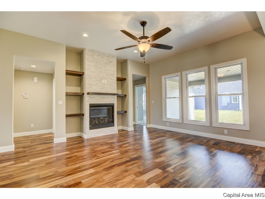 4831 Chestnut Drive Springfield, IL 62711 - Photo 3 of 17 Gallery Image 3