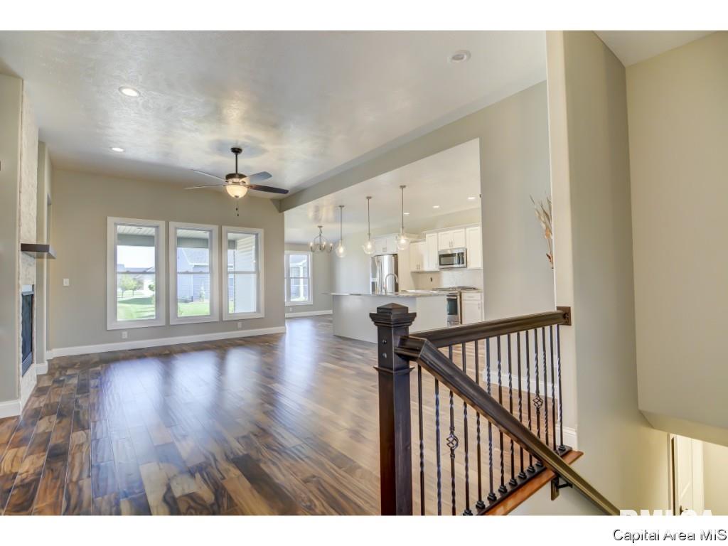 4831 Chestnut Drive Springfield, IL 62711 - Photo 4 of 17 Gallery Image 4