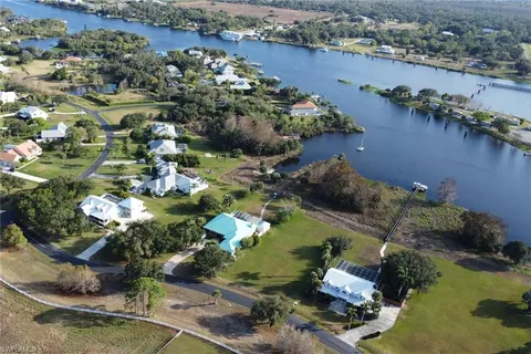 $250,000 | 16280 Forest Mist Court, Alva, FL 33920