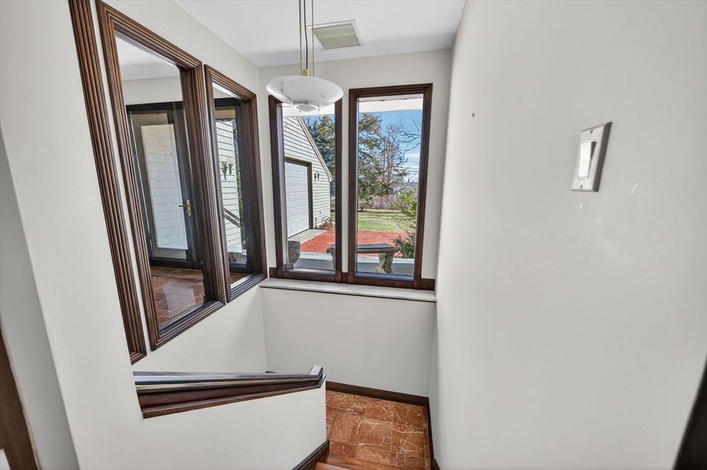 923 Drift Road Westport, MA 02790 - Photo 15 of 27