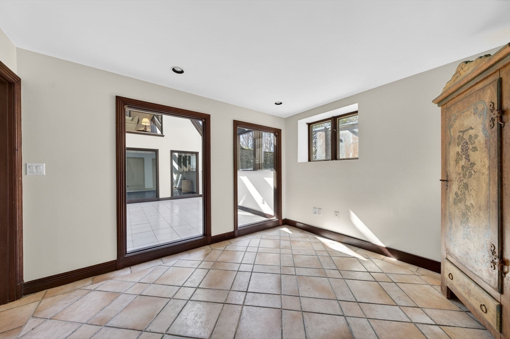 923 Drift Road Westport, MA 02790 - Photo 21 of 27