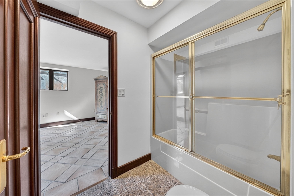 923 Drift Road Westport, MA 02790 - Photo 23 of 27