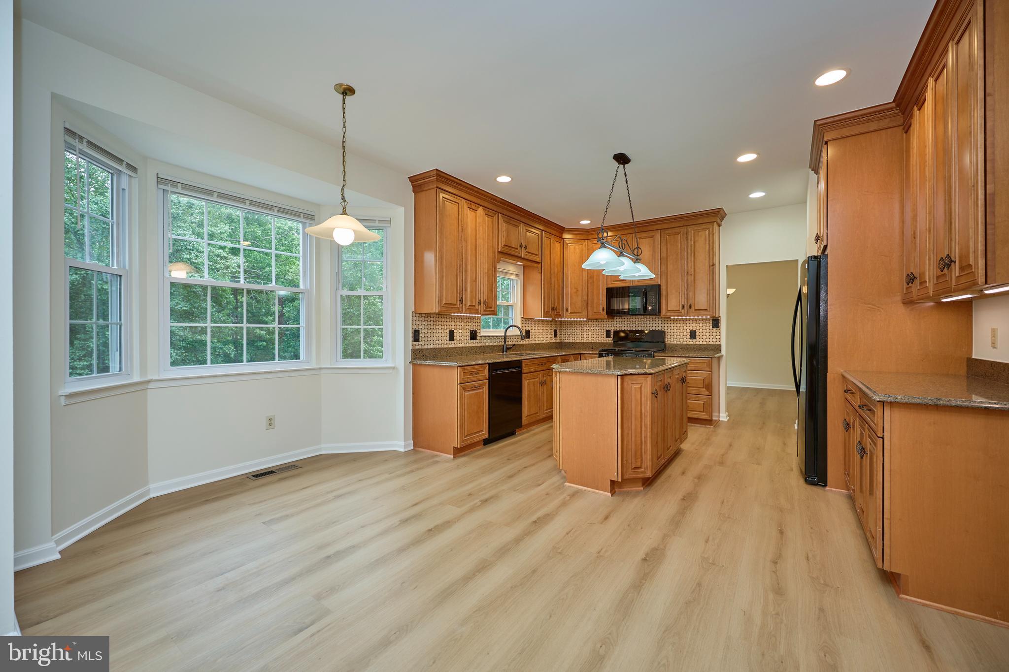 8695 Ruby Rise Place Bristow, VA 20136 - Photo 8 of 37 Eat-In Area of Kitchen