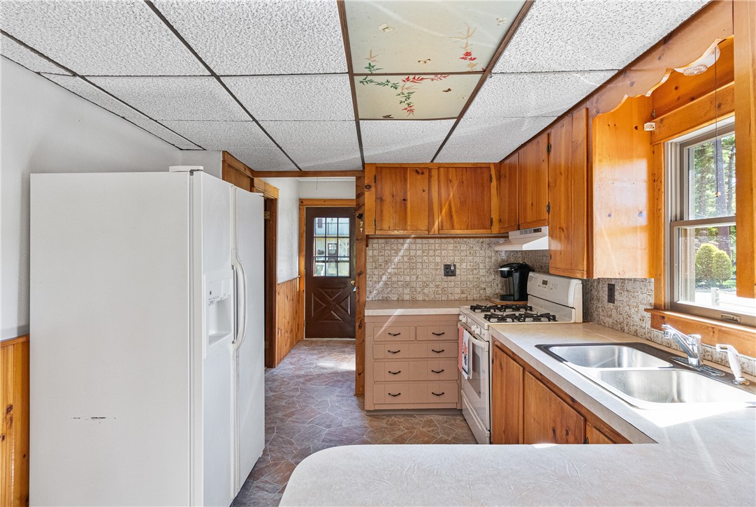 454 Shady Valley Road Coventry, RI 02816 - Photo 23 of 29