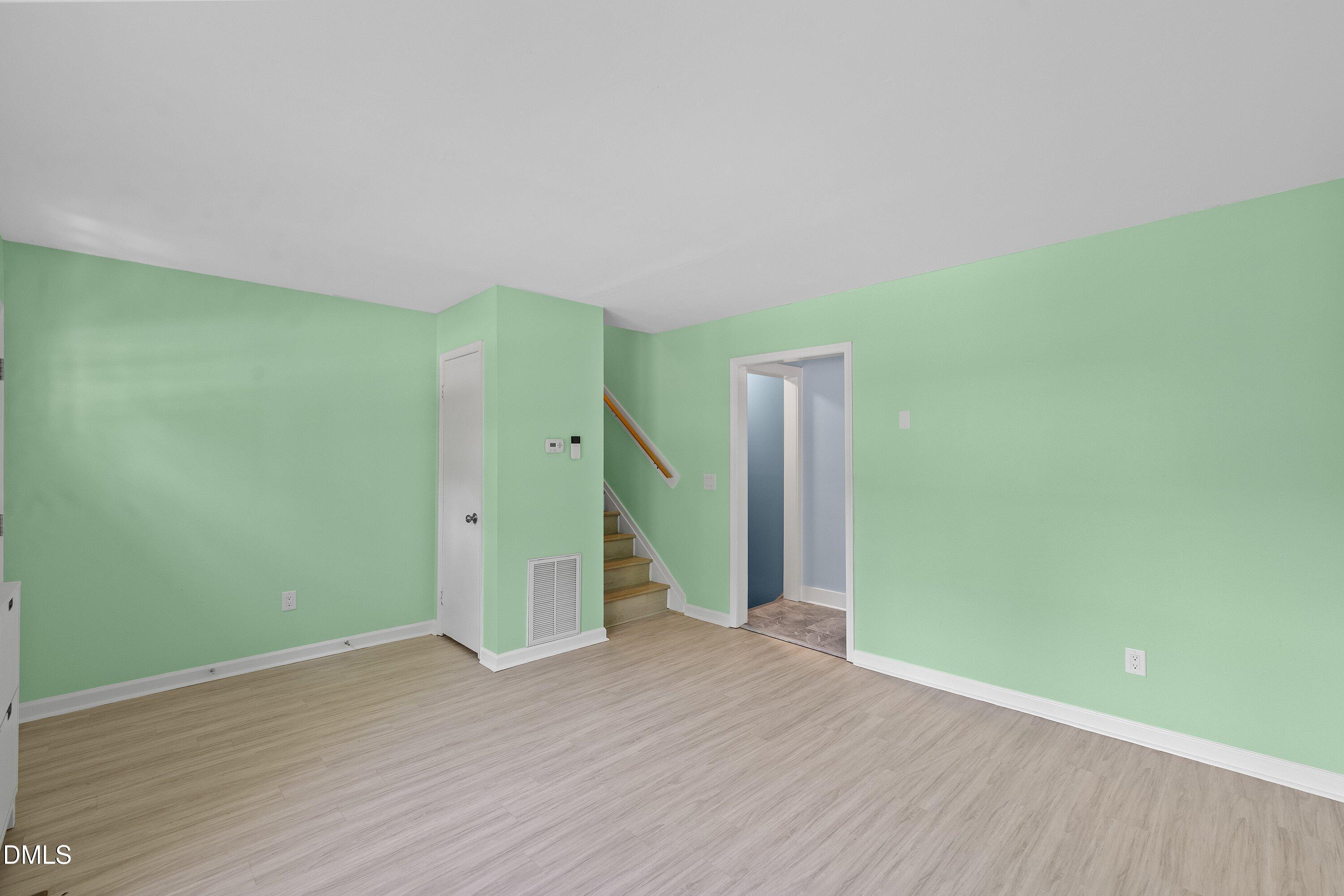7921 Castlelake Court Raleigh, NC 27615 - Photo 5 of 30 Living Room