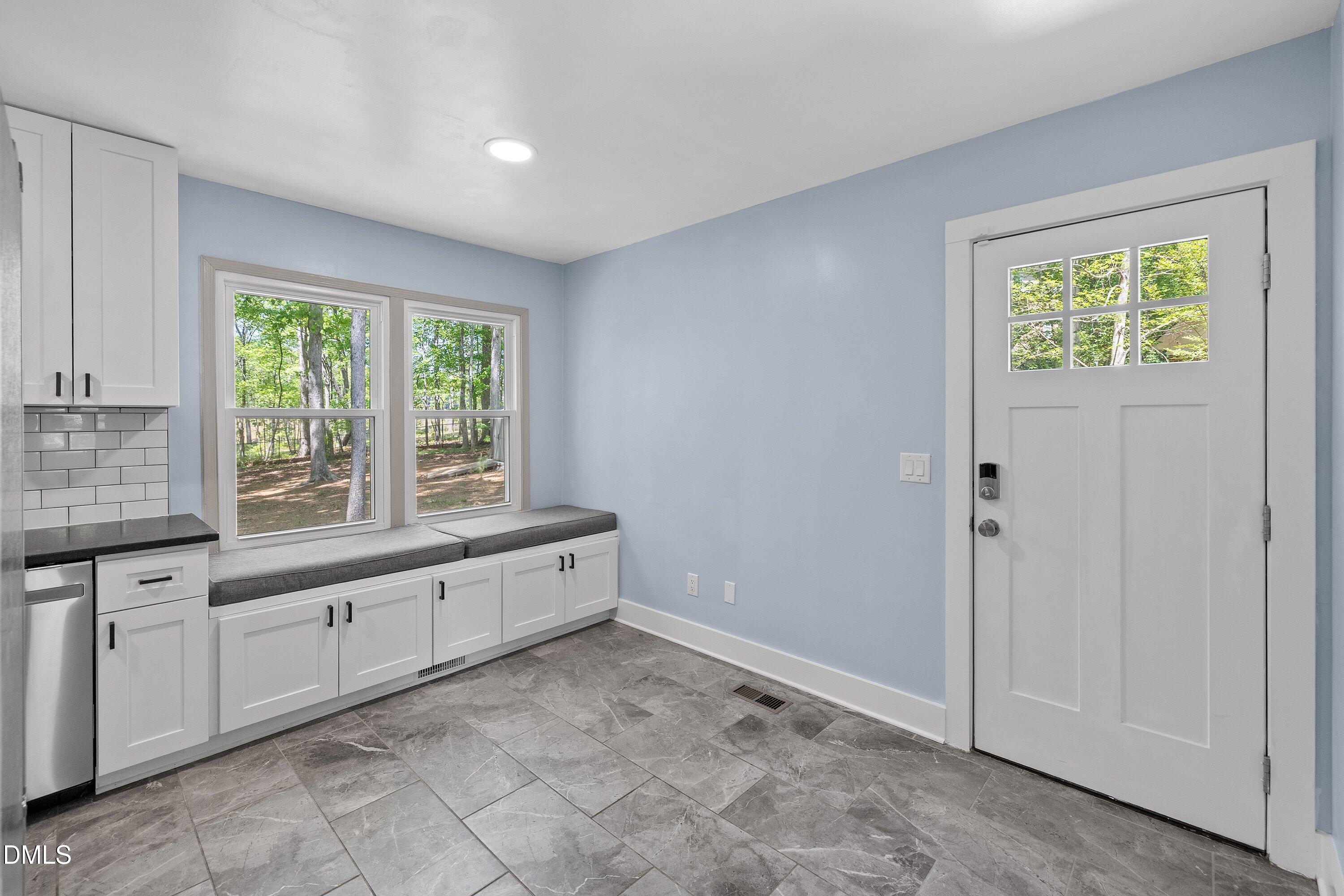 7921 Castlelake Court Raleigh, NC 27615 - Photo 6 of 30 Dining