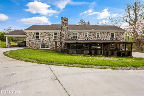 $674,900 | 18165 Highway 11, Lenoir City, TN 37772