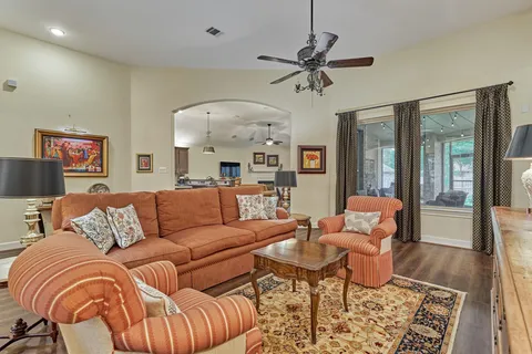 $619,000 | 11 South Sandbells Park Lane, Montgomery, TX 77316