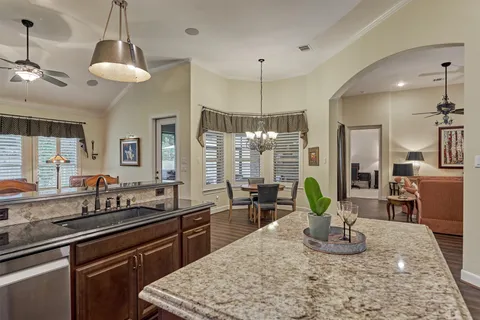 $619,000 | 11 South Sandbells Park Lane, Montgomery, TX 77316