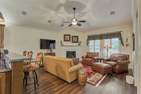 $619,000 | 11 South Sandbells Park Lane, Montgomery, TX 77316