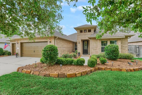 $619,000 | 11 South Sandbells Park Lane, Montgomery, TX 77316