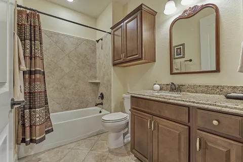 $619,000 | 11 South Sandbells Park Lane, Montgomery, TX 77316