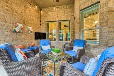 $619,000 | 11 South Sandbells Park Lane, Montgomery, TX 77316