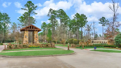 $619,000 | 11 South Sandbells Park Lane, Montgomery, TX 77316