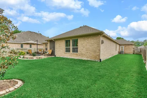 $619,000 | 11 South Sandbells Park Lane, Montgomery, TX 77316