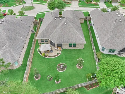 $619,000 | 11 South Sandbells Park Lane, Montgomery, TX 77316