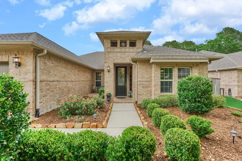 $619,000 | 11 South Sandbells Park Lane, Montgomery, TX 77316