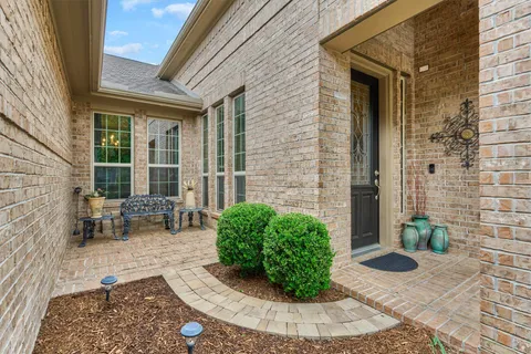 $619,000 | 11 South Sandbells Park Lane, Montgomery, TX 77316