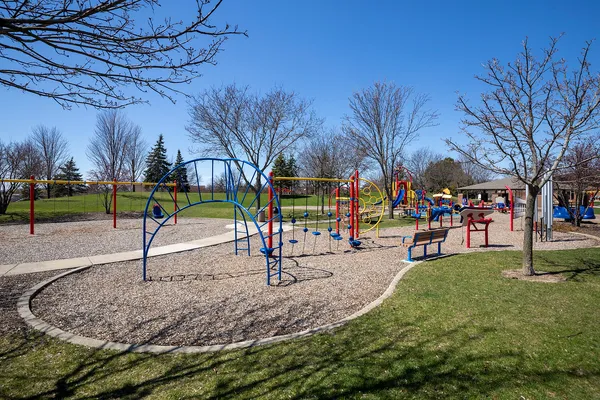 $574,900 | 937 Fountain View Drive, Deerfield, IL 60015