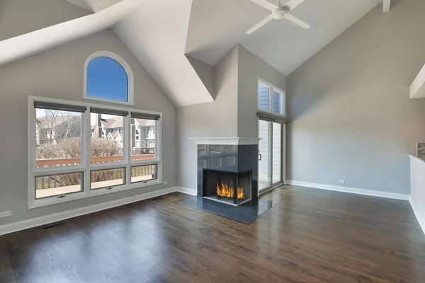 $574,900 | 937 Fountain View Drive, Deerfield, IL 60015