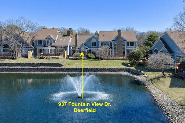 $574,900 | 937 Fountain View Drive, Deerfield, IL 60015