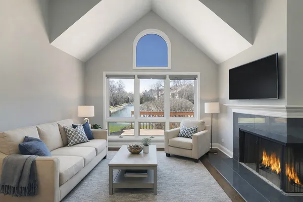 $574,900 | 937 Fountain View Drive, Deerfield, IL 60015