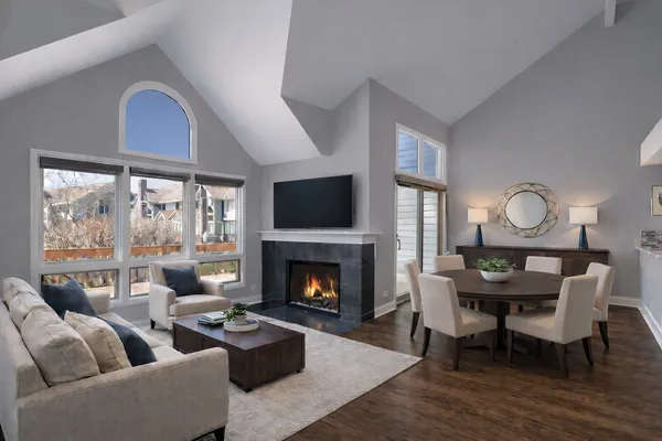 $574,900 | 937 Fountain View Drive, Deerfield, IL 60015