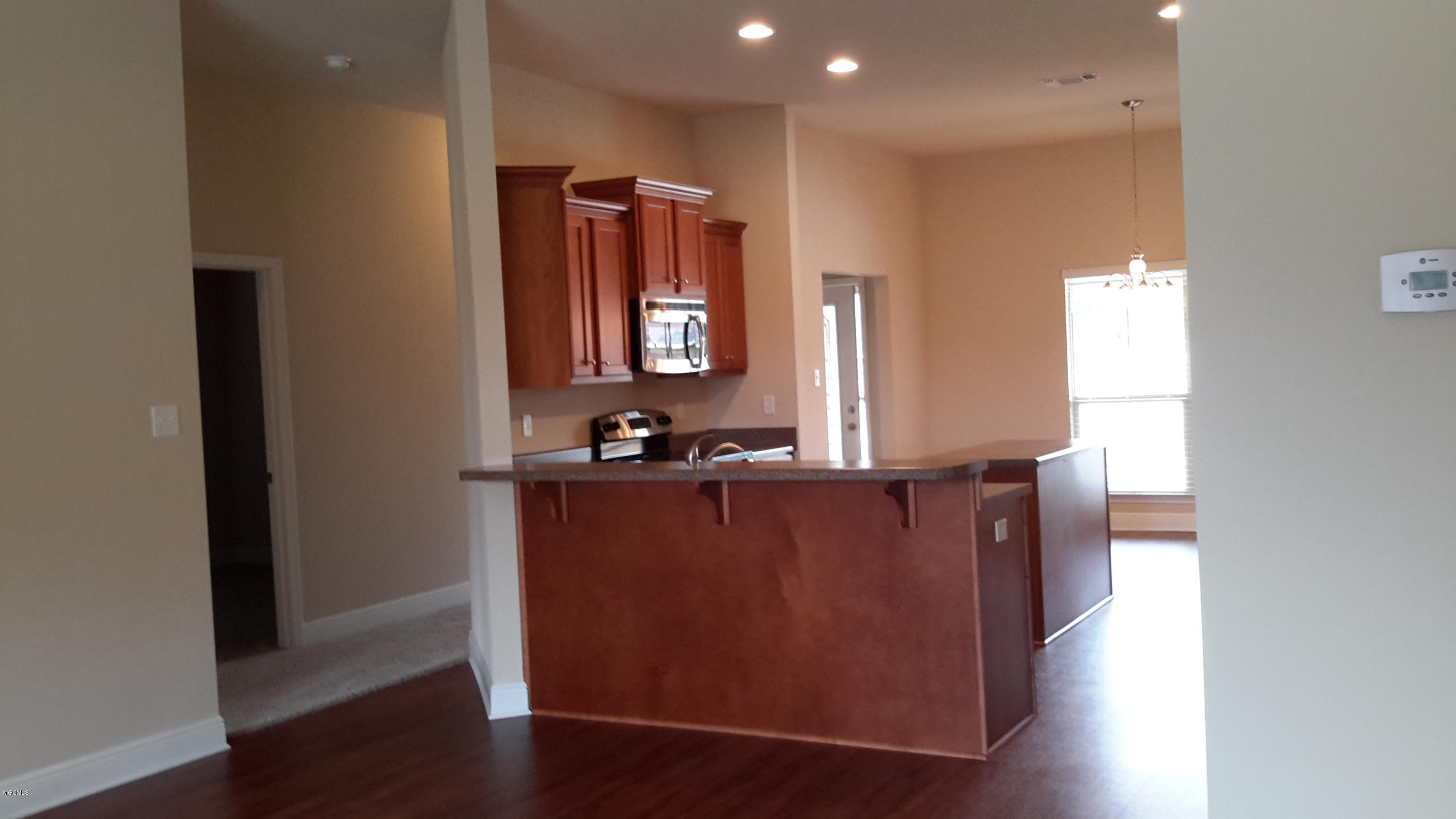 6821 Biddix-evans Road Ocean Springs, MS 39564 - Photo 12 of 23 Kitchen
