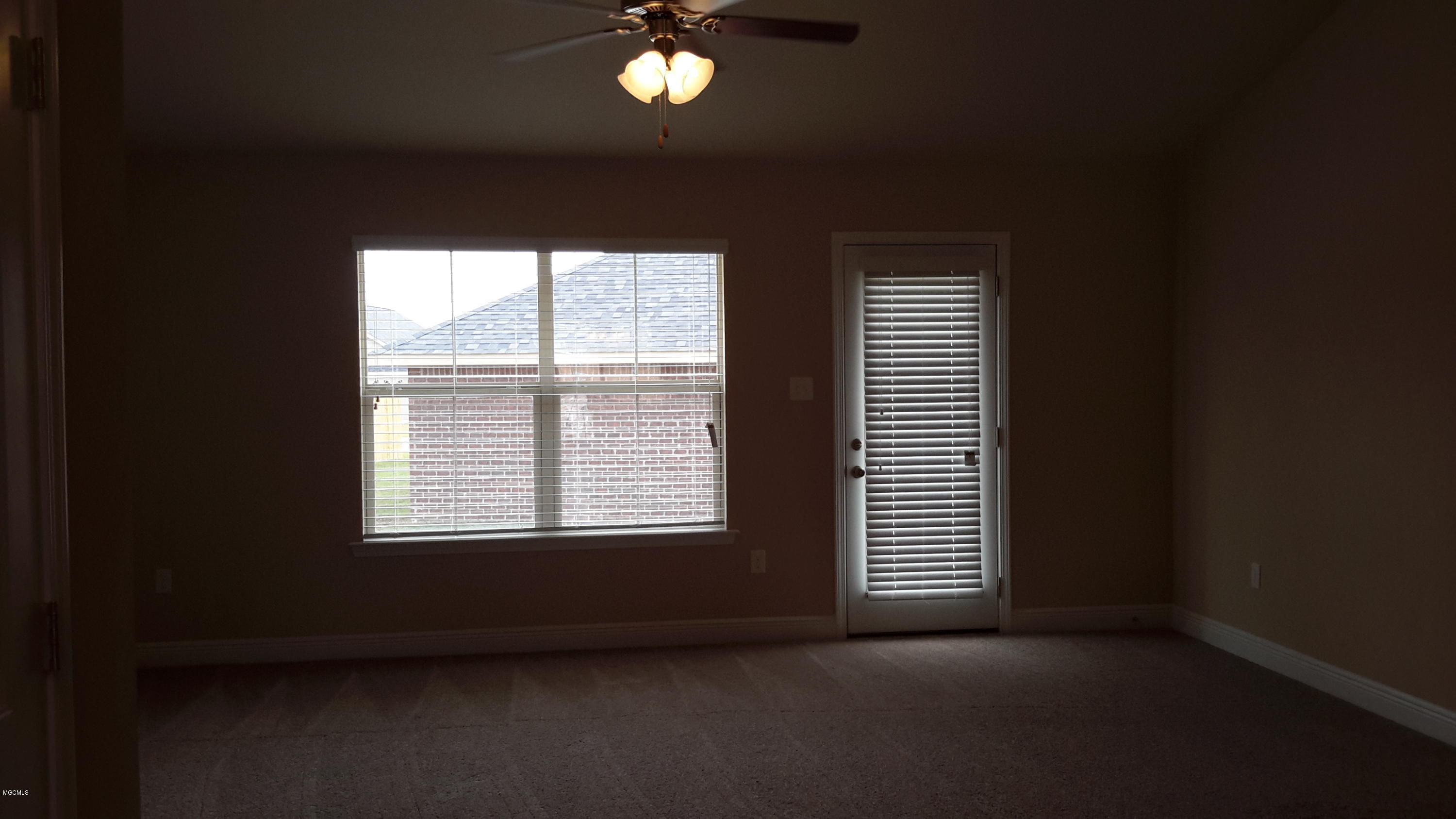 6821 Biddix-evans Road Ocean Springs, MS 39564 - Photo 14 of 23 Great Room